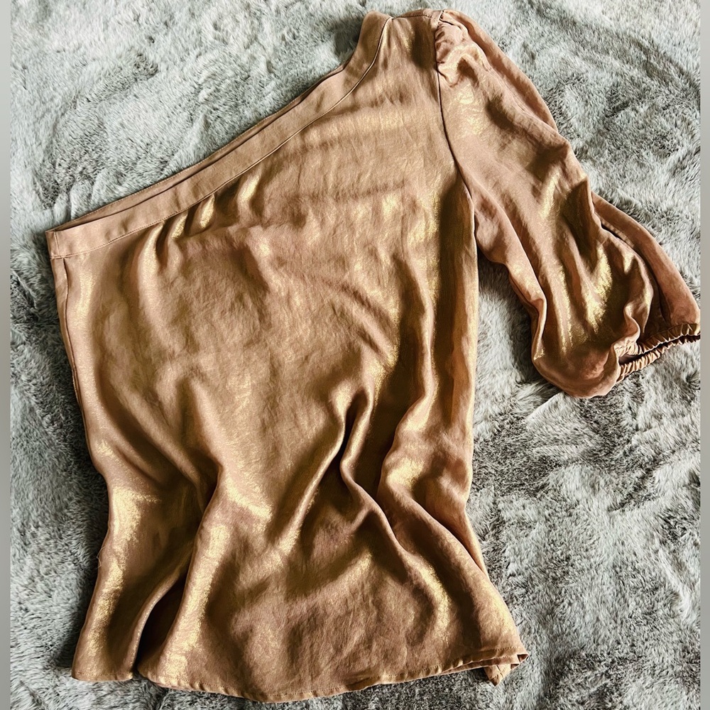Bebe top (size M)